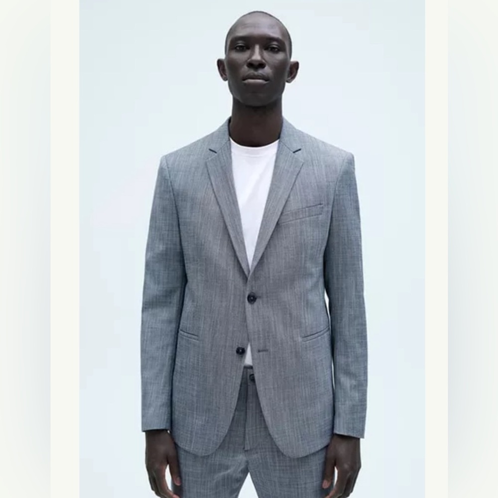 Zara Men Boys Comfort Textured Suit
Blazer and Pants. See size in description.